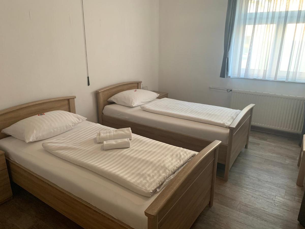 Hotel Brauhaus Zur Krone Bergheim  Bagian luar foto