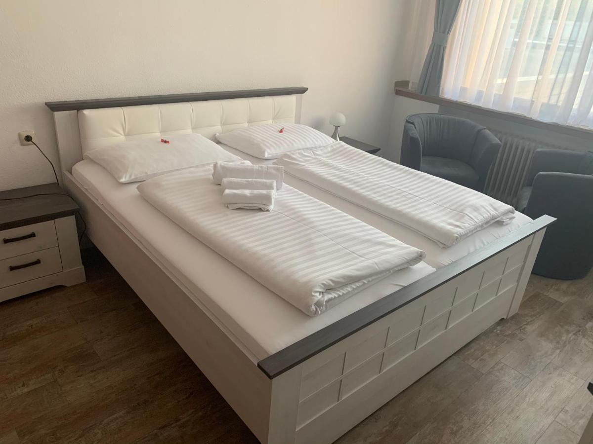 Hotel Brauhaus Zur Krone Bergheim  Bagian luar foto